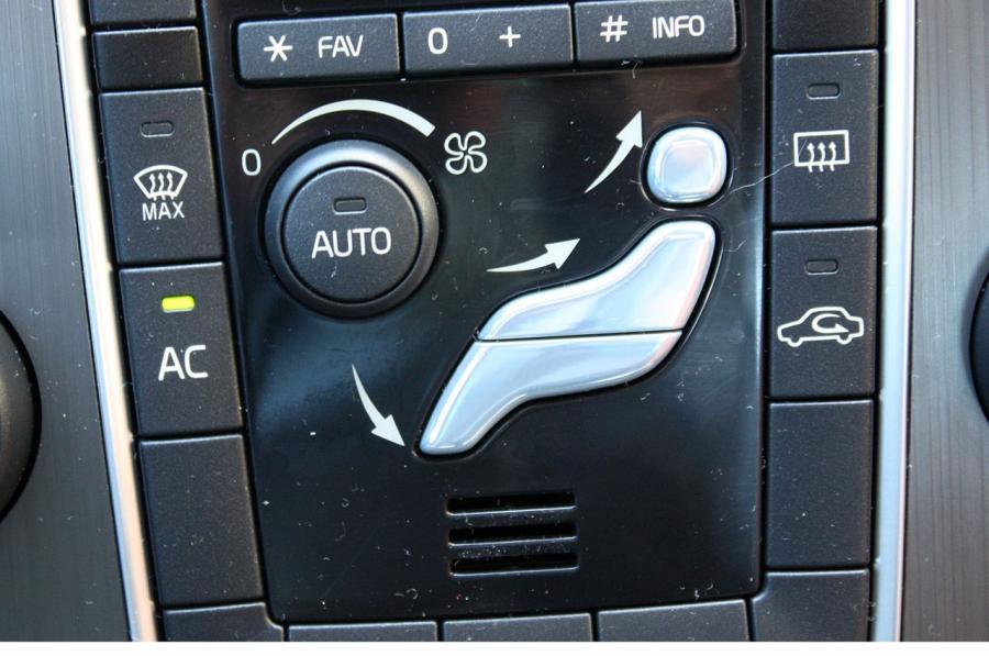  Volvo S60 T5 AWD 2013 года  (фото 12 из 40)